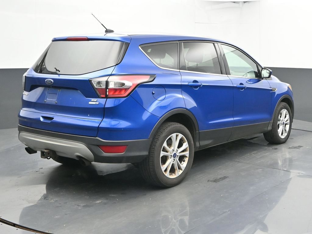 Used 2017 Ford Escape SE image 8