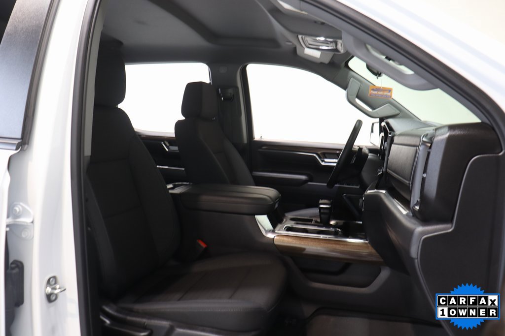 Used 2024 Chevrolet Silverado 1500 LT Trail Boss w/ Dark Appearance Package image 17