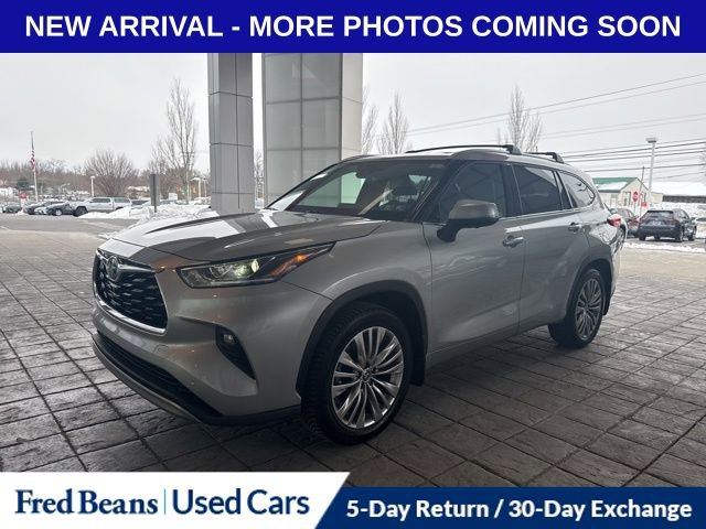 Used 2023 Toyota Highlander Platinum image 8