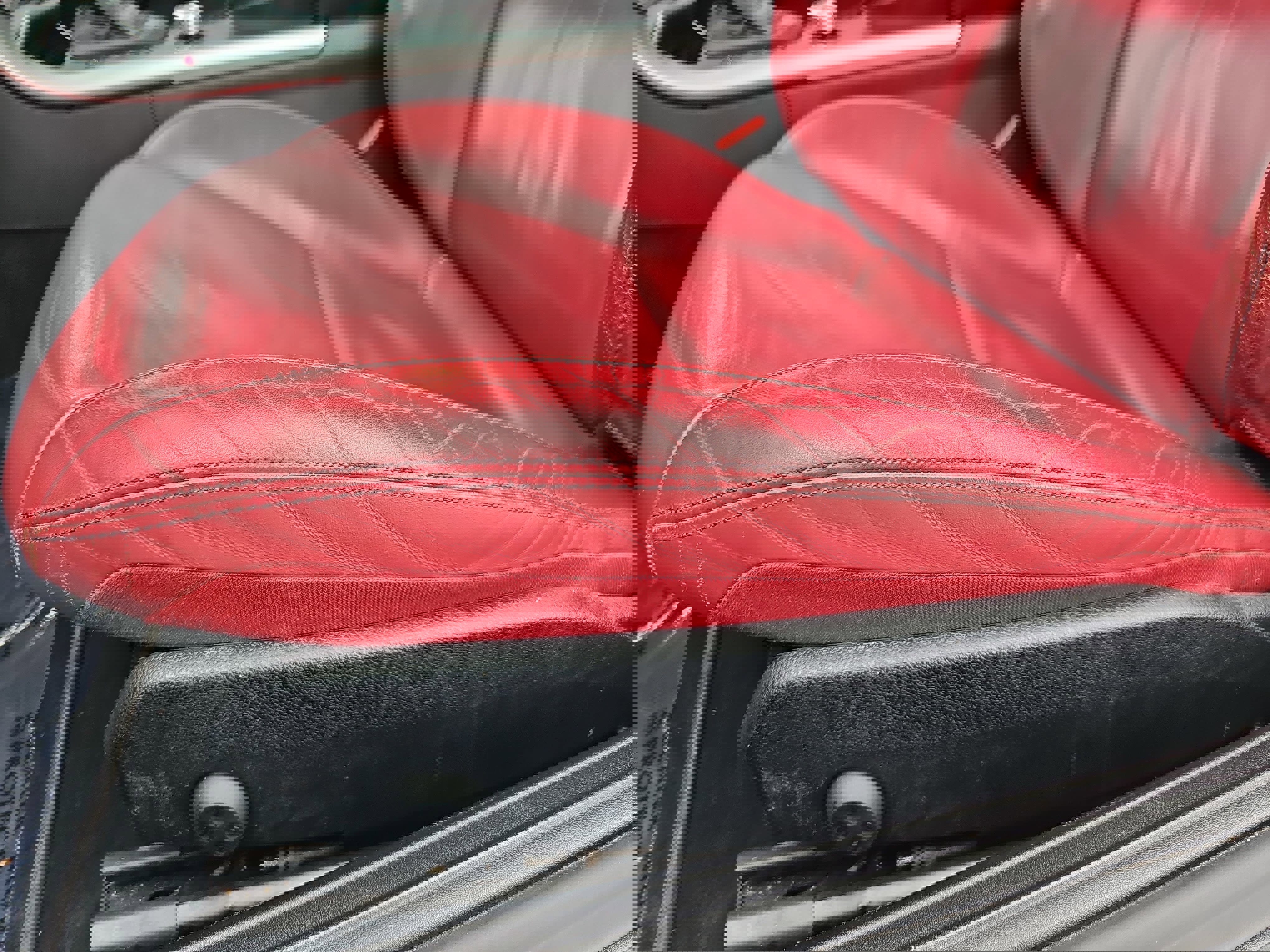 Used 2014 Mercedes-Benz SLK 350 image 26