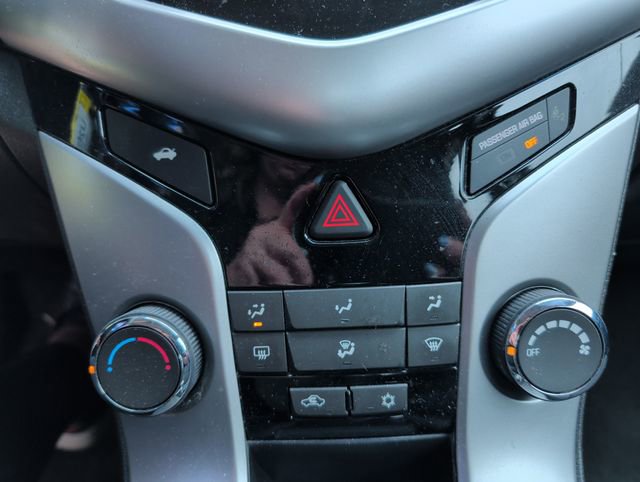 Used 2015 Chevrolet Cruze LT FWD image 12