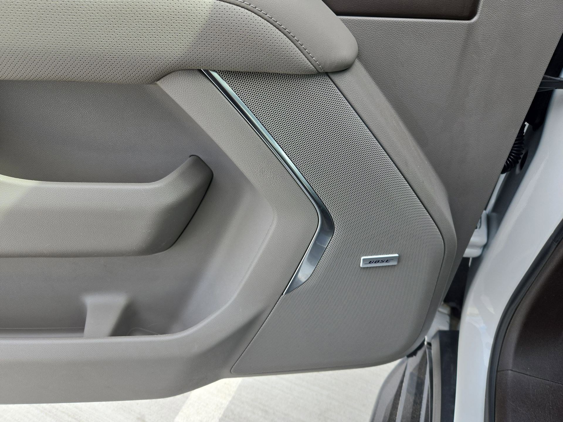 Used 2024 GMC Yukon XL SLT image 15