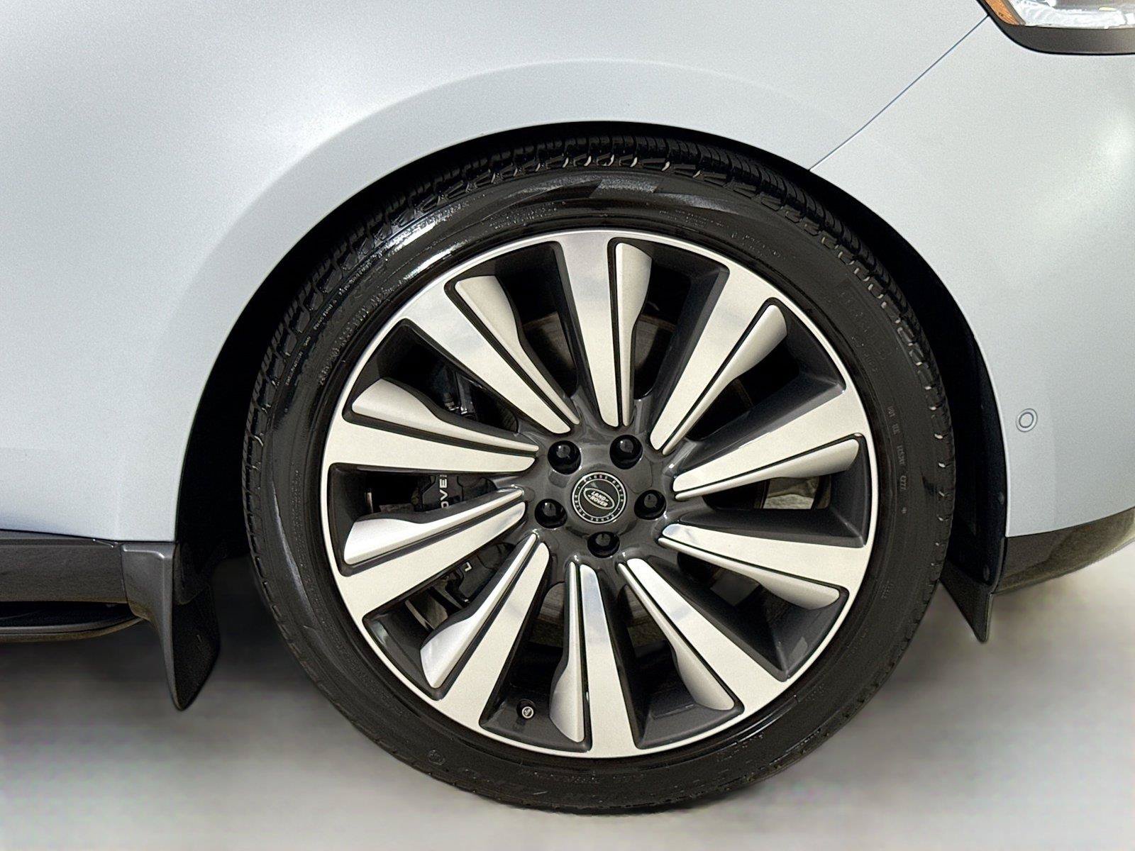 Used 2023 Land Rover Range Rover SV AWD/4WD image 39