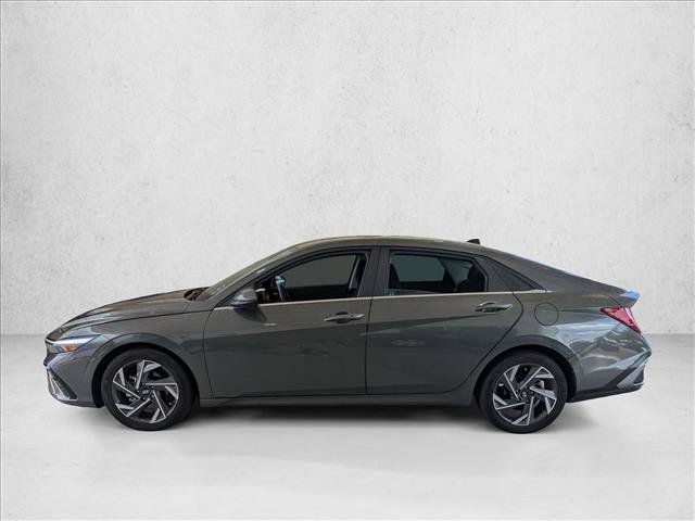 Used 2024 Hyundai Elantra SEL w/ Convenience Package FWD image 2