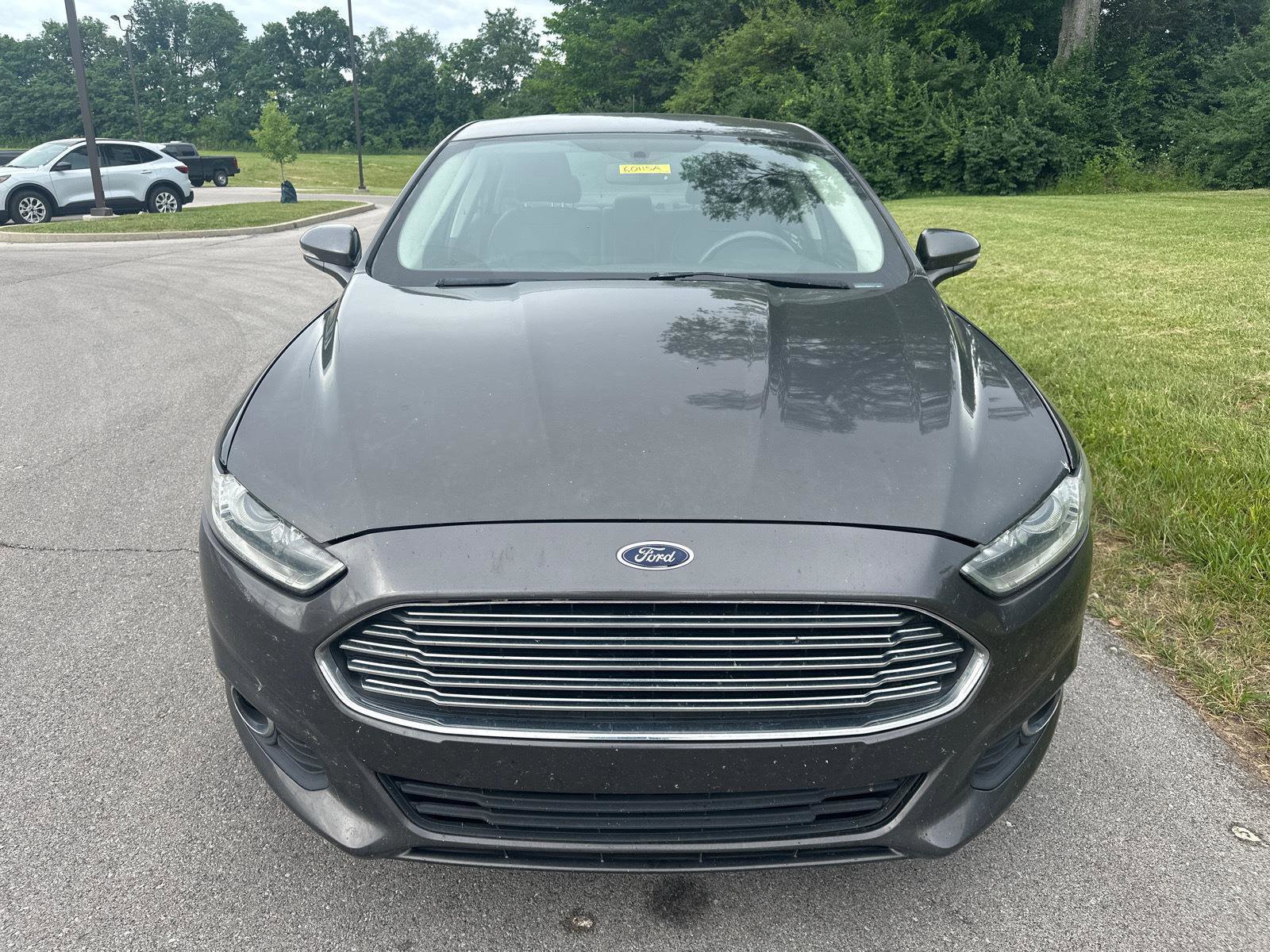 Used 2016 Ford Fusion SE w/ Equipment Group 202A FWD image 2