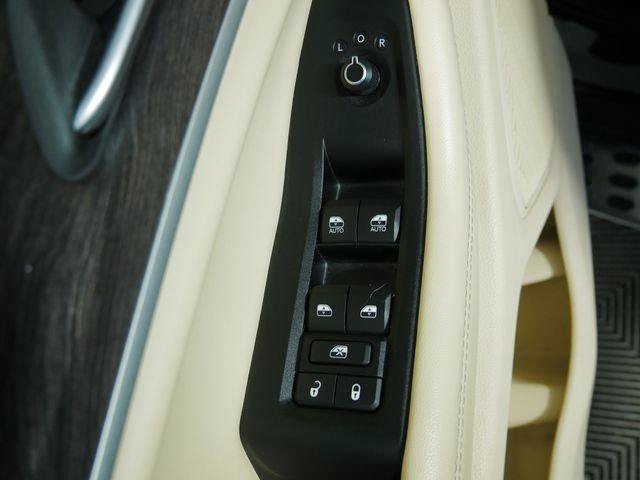 Certified 2023 Jeep Grand Cherokee L Limited w/ Trailer Tow Package AWD/4WD image 24