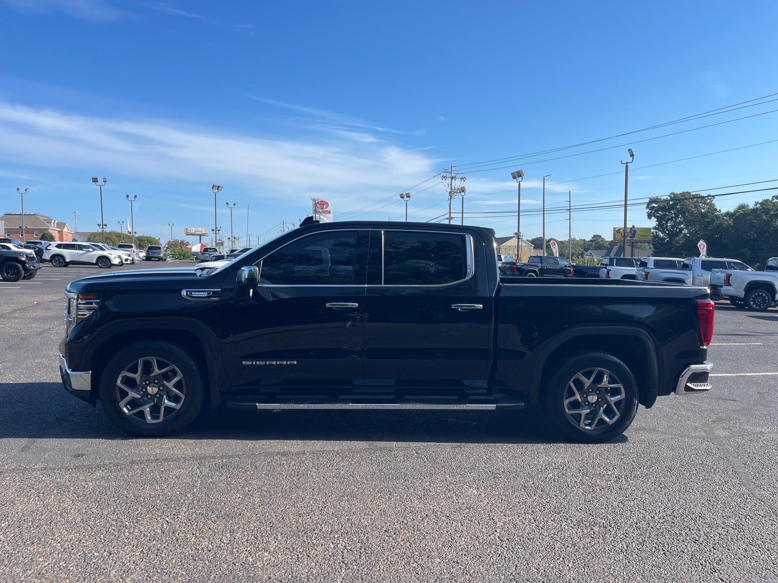 Used 2022 GMC Sierra 1500 SLT w/ SLT Premium Plus Package RWD image 13