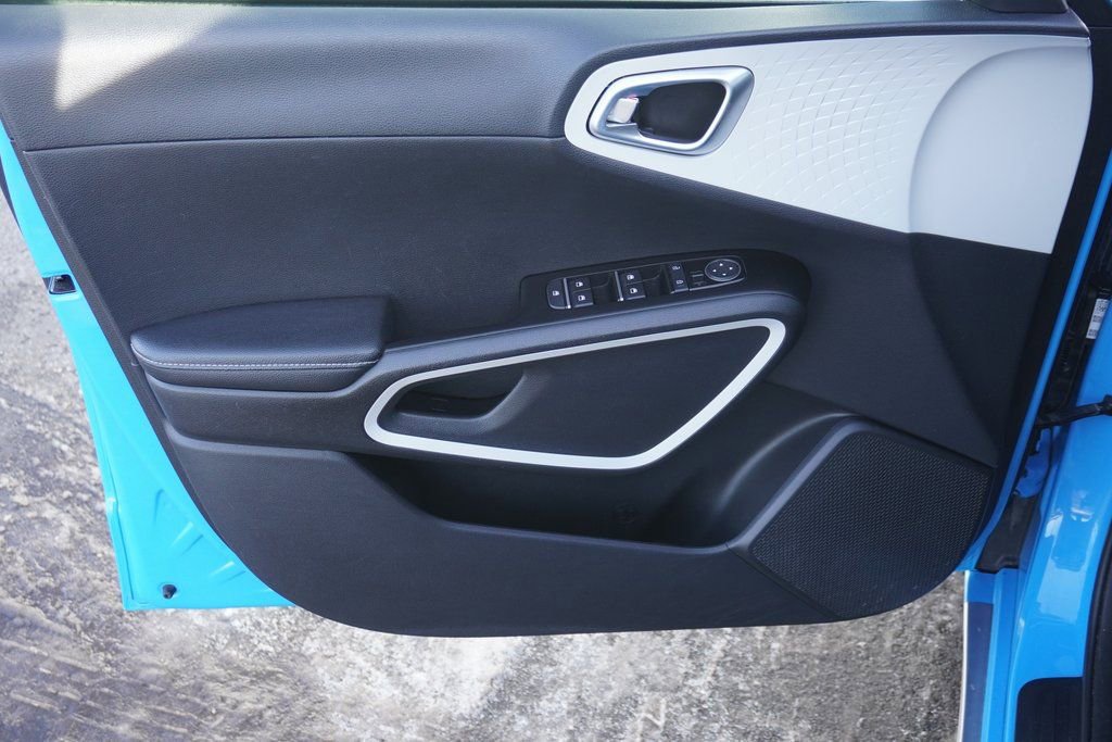 Used 2023 Kia Soul GT-Line image 10