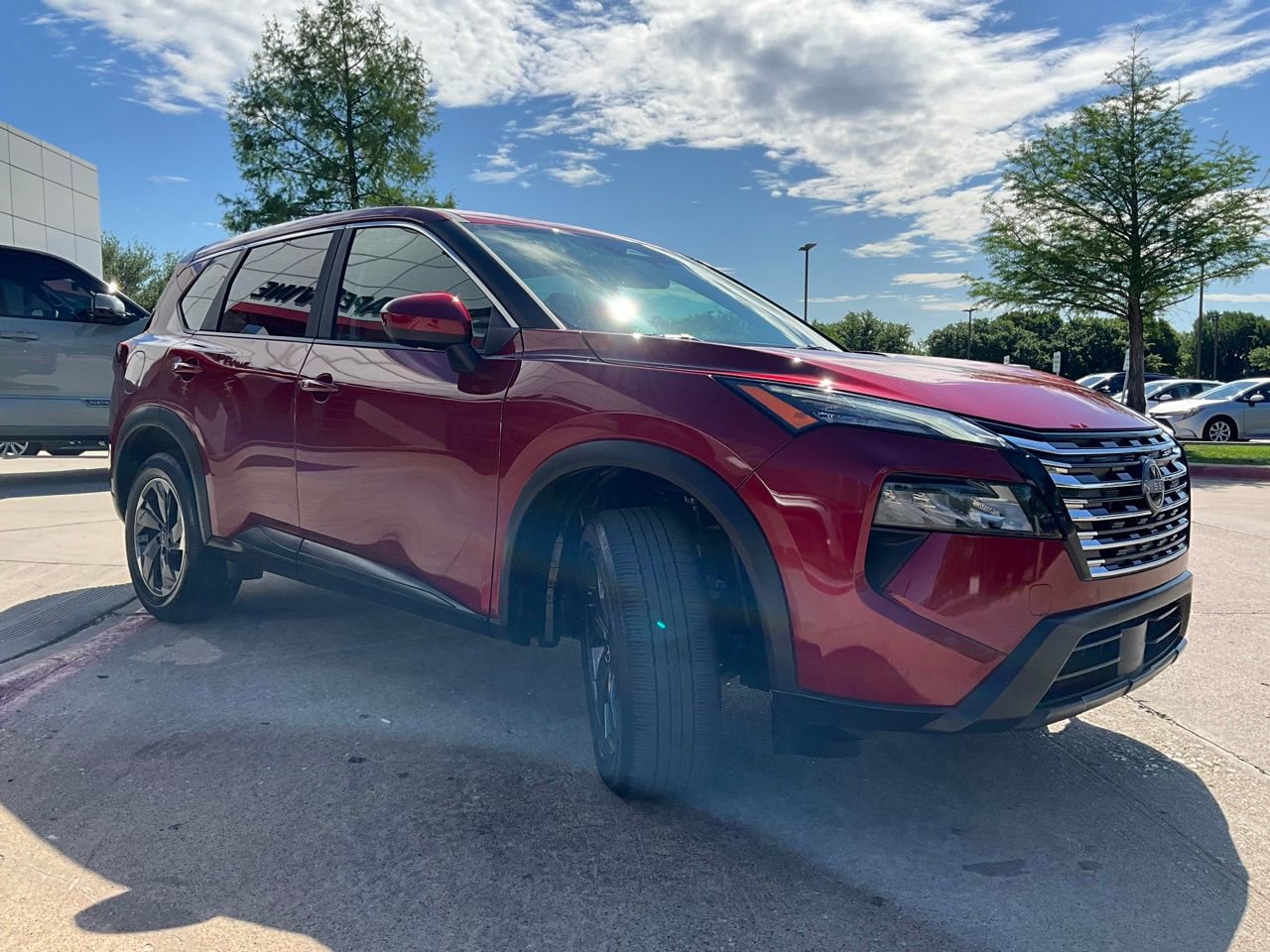 Used 2025 Nissan Rogue SV FWD image 4