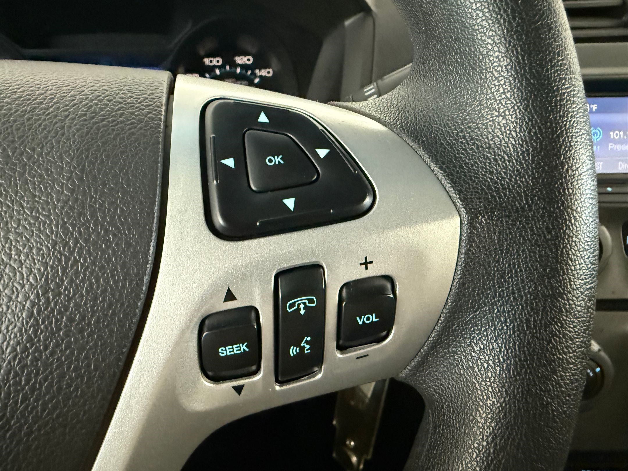 Used 2015 Ford Explorer FWD image 17