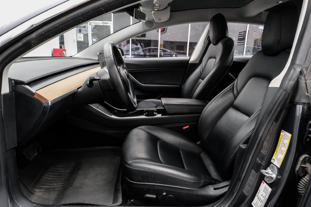 Used 2018 Tesla Model 3 Long Range RWD image 4