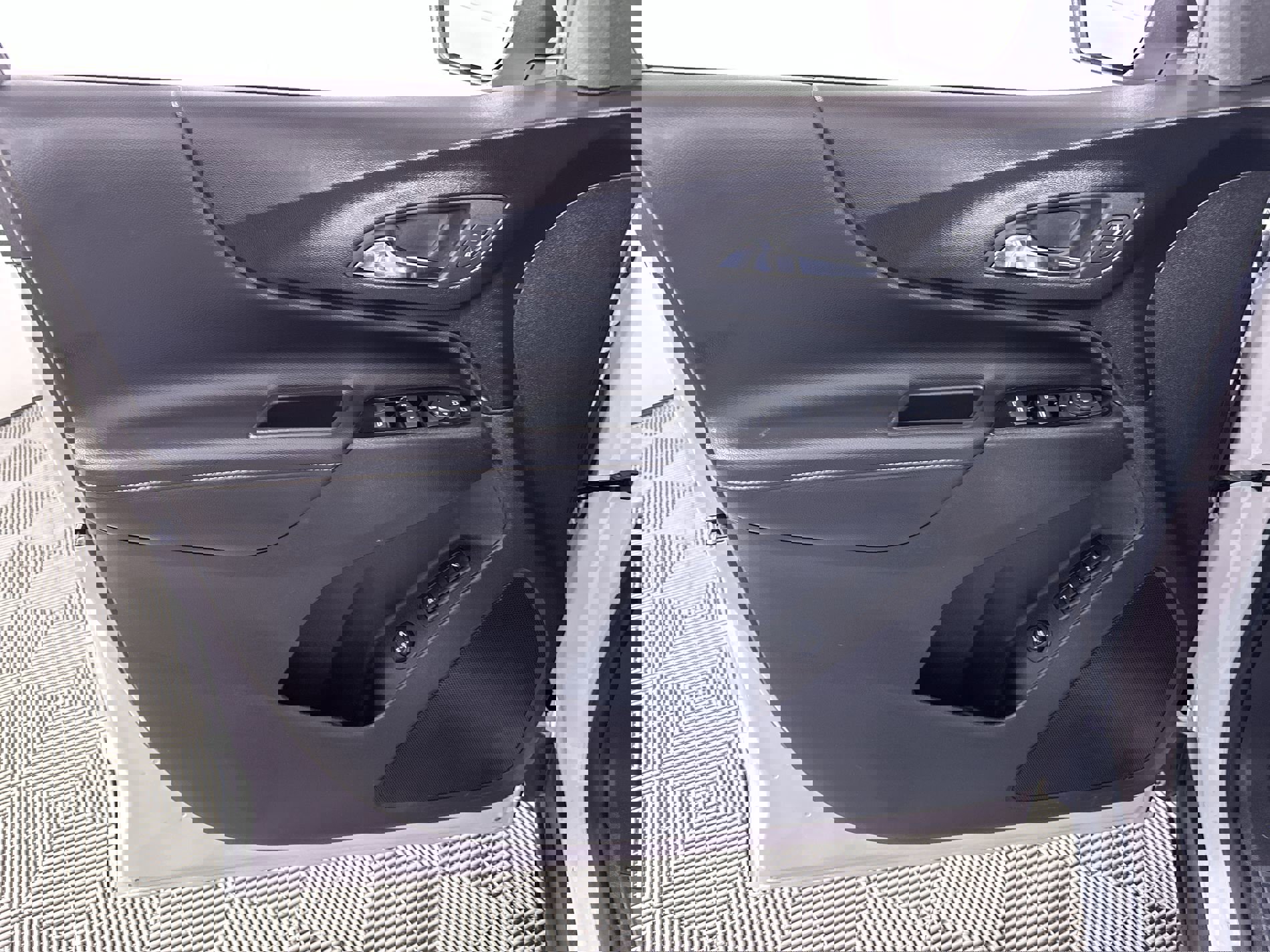 Used 2024 Chevrolet Equinox Premier image 59