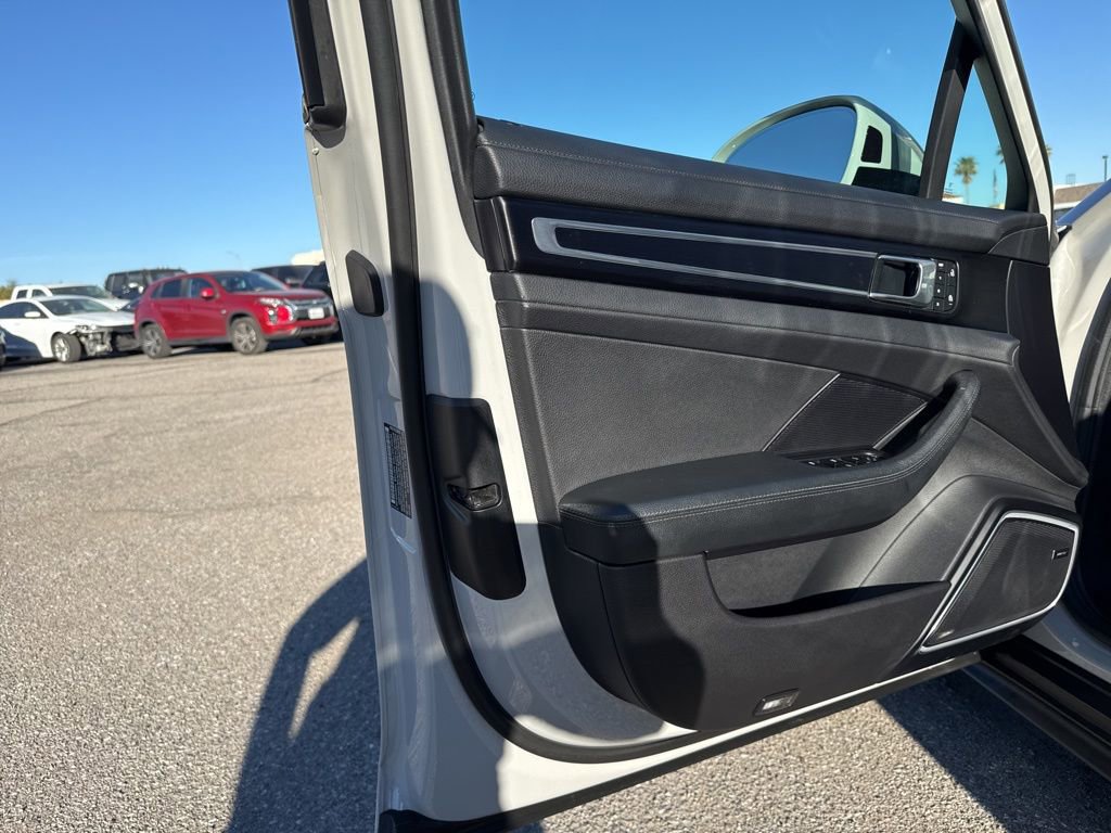 Used 2023 Porsche Panamera 4 Platinum Edition image 27