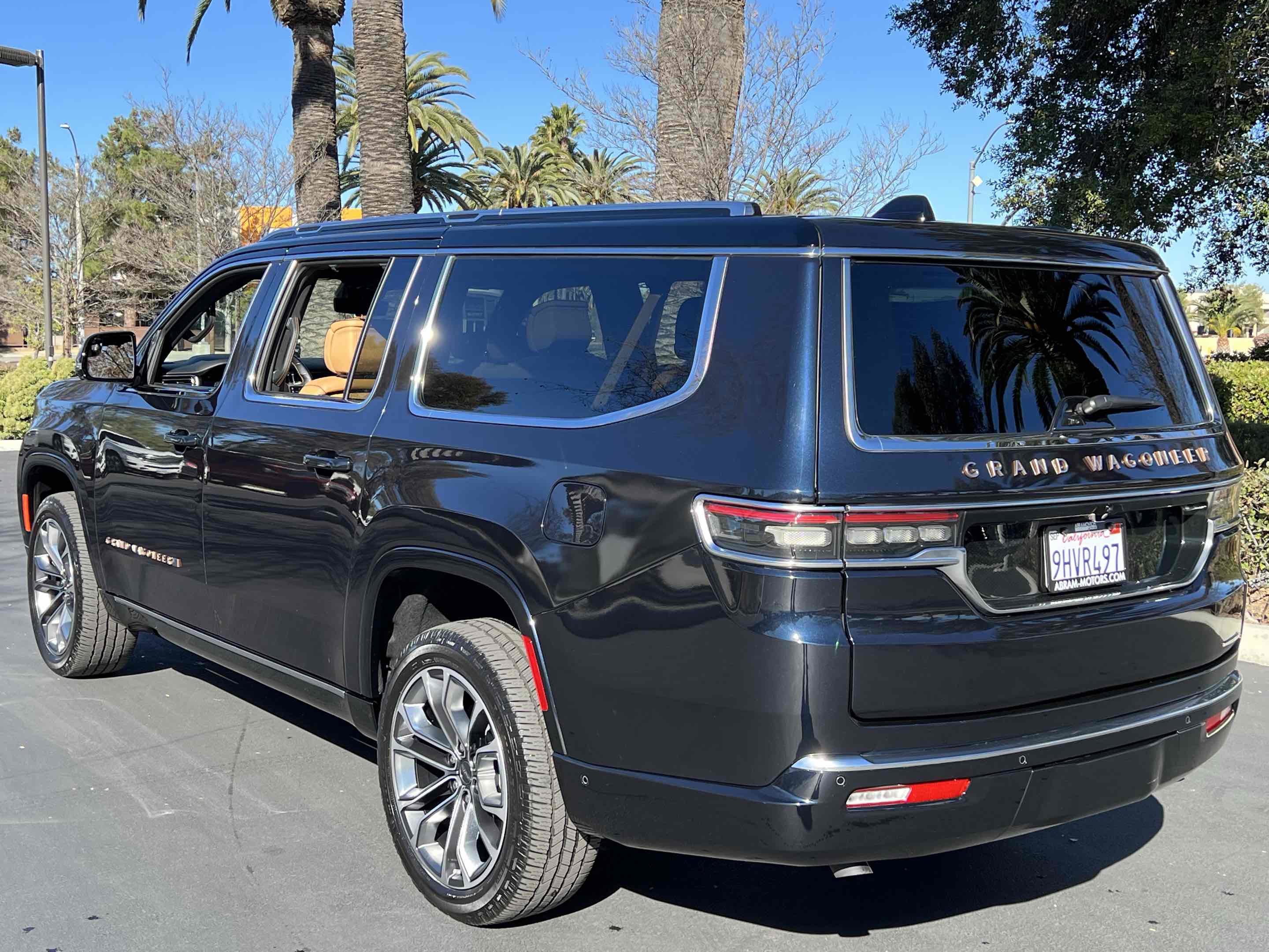 Used 2023 Jeep Grand Wagoneer L Series III image 17