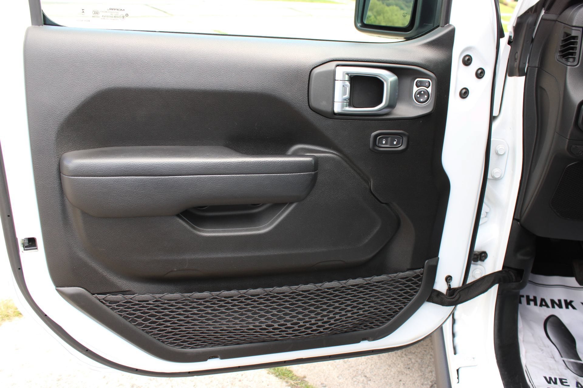 Used 2025 Jeep Wrangler Unlimited Sport AWD/4WD image 11