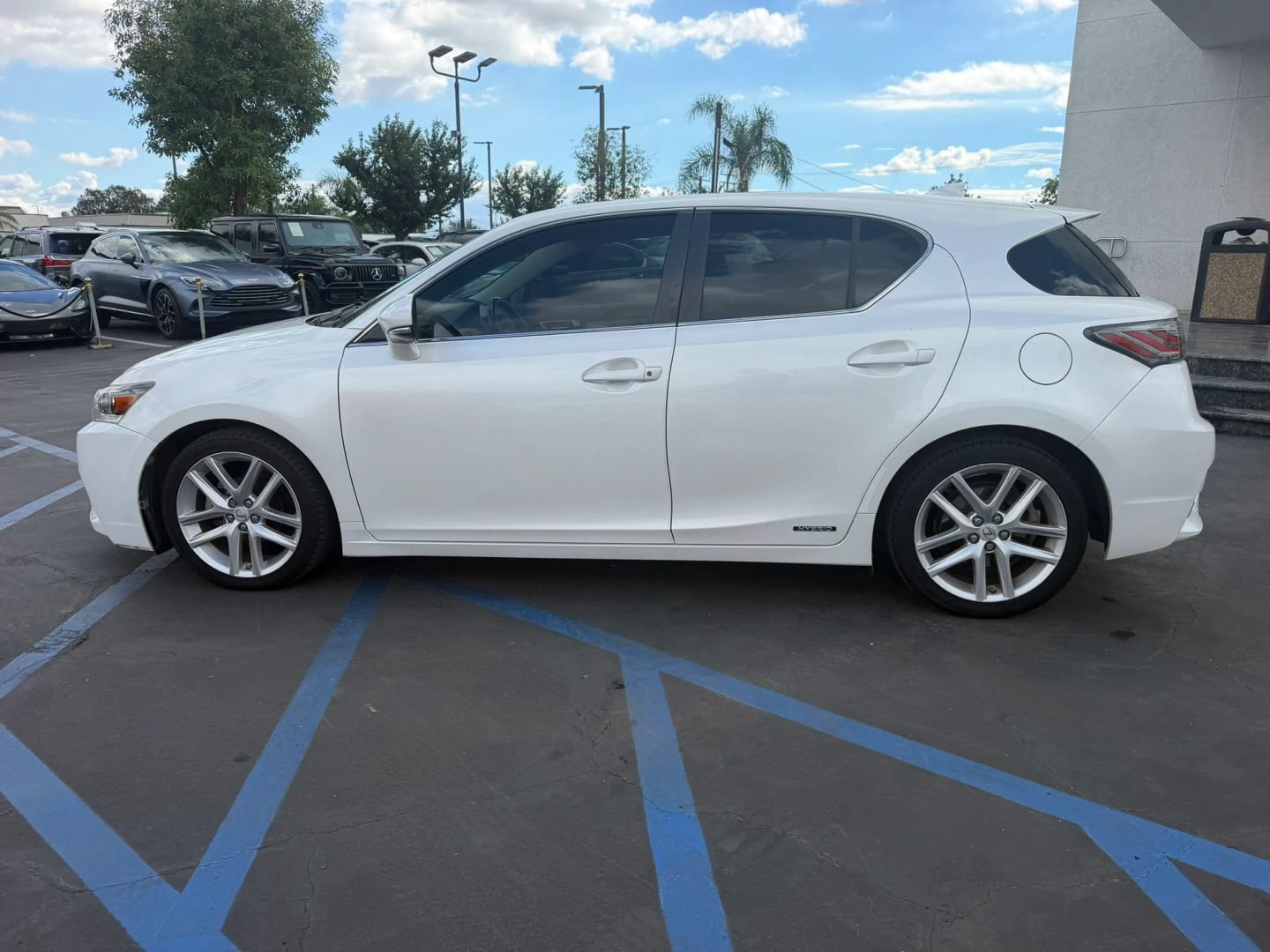 Used 2016 Lexus CT 200h w/ Accessory Package 2 FWD image 6