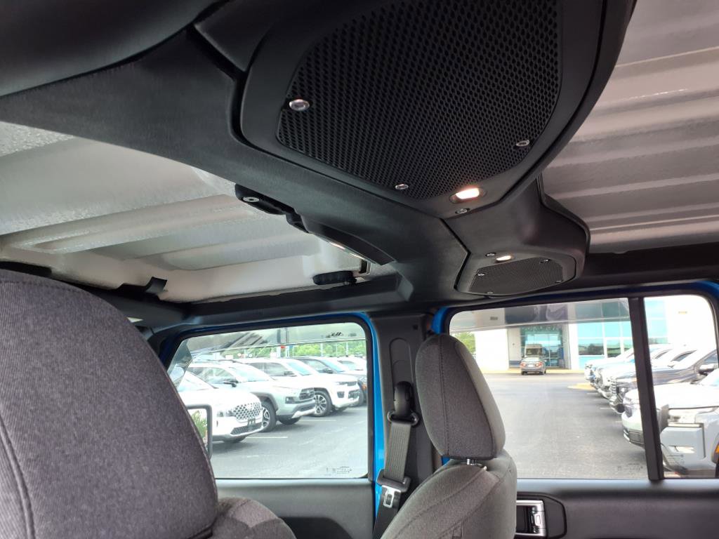 Used 2024 Jeep Gladiator Sport image 17