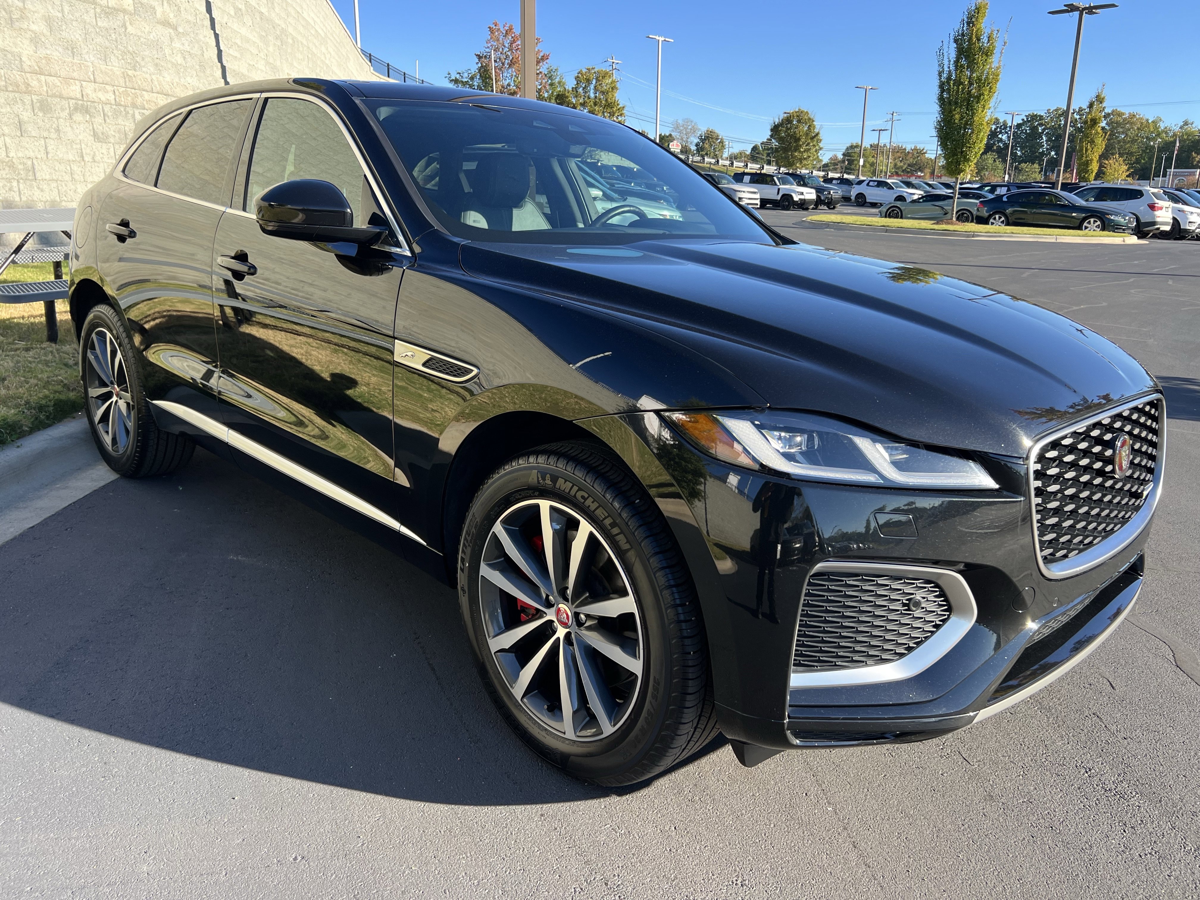 Certified 2022 Jaguar F-PACE R-Dynamic S image 9