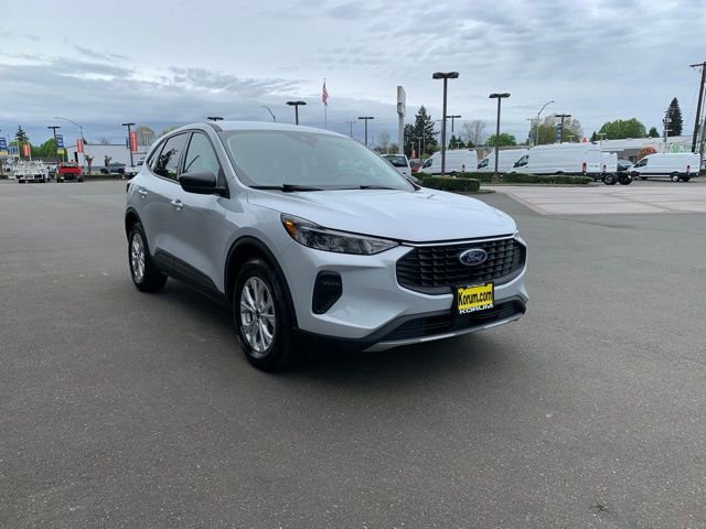 Certified 2025 Ford Escape Active AWD/4WD image 9