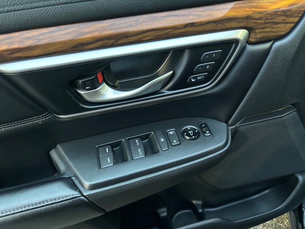 Used 2017 Honda CR-V Touring image 19