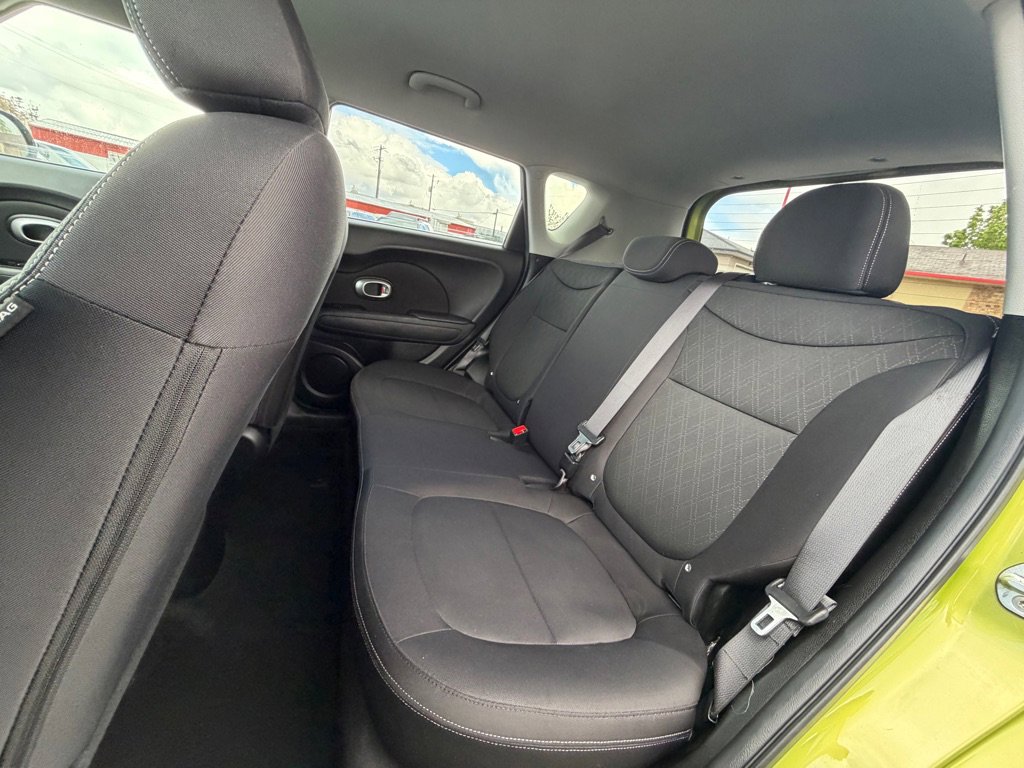 Used 2015 Kia Soul FWD image 9