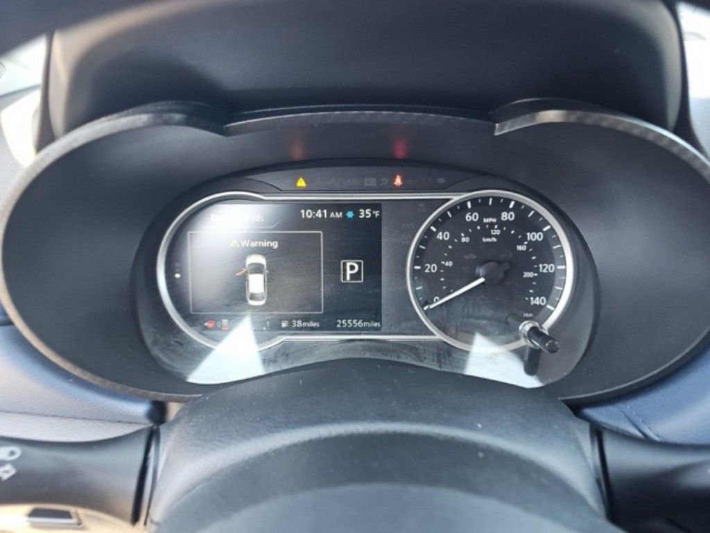 Used 2025 Nissan Versa SV image 10