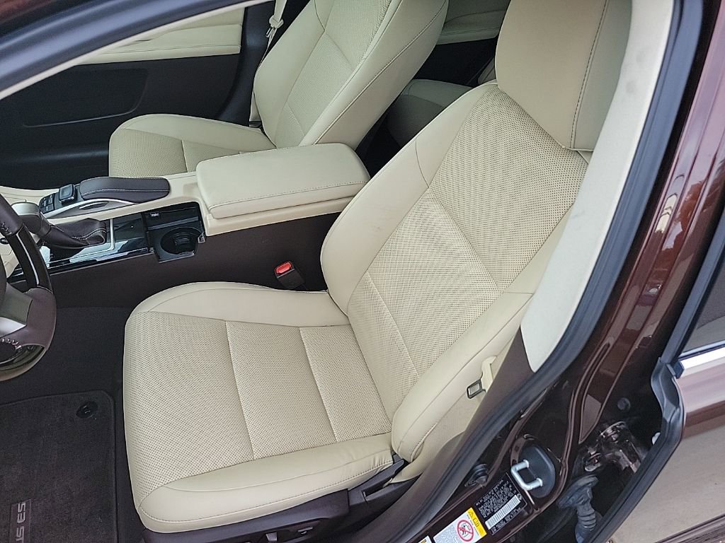 Used 2017 Lexus ES 350 w/ Navigation System Package image 18