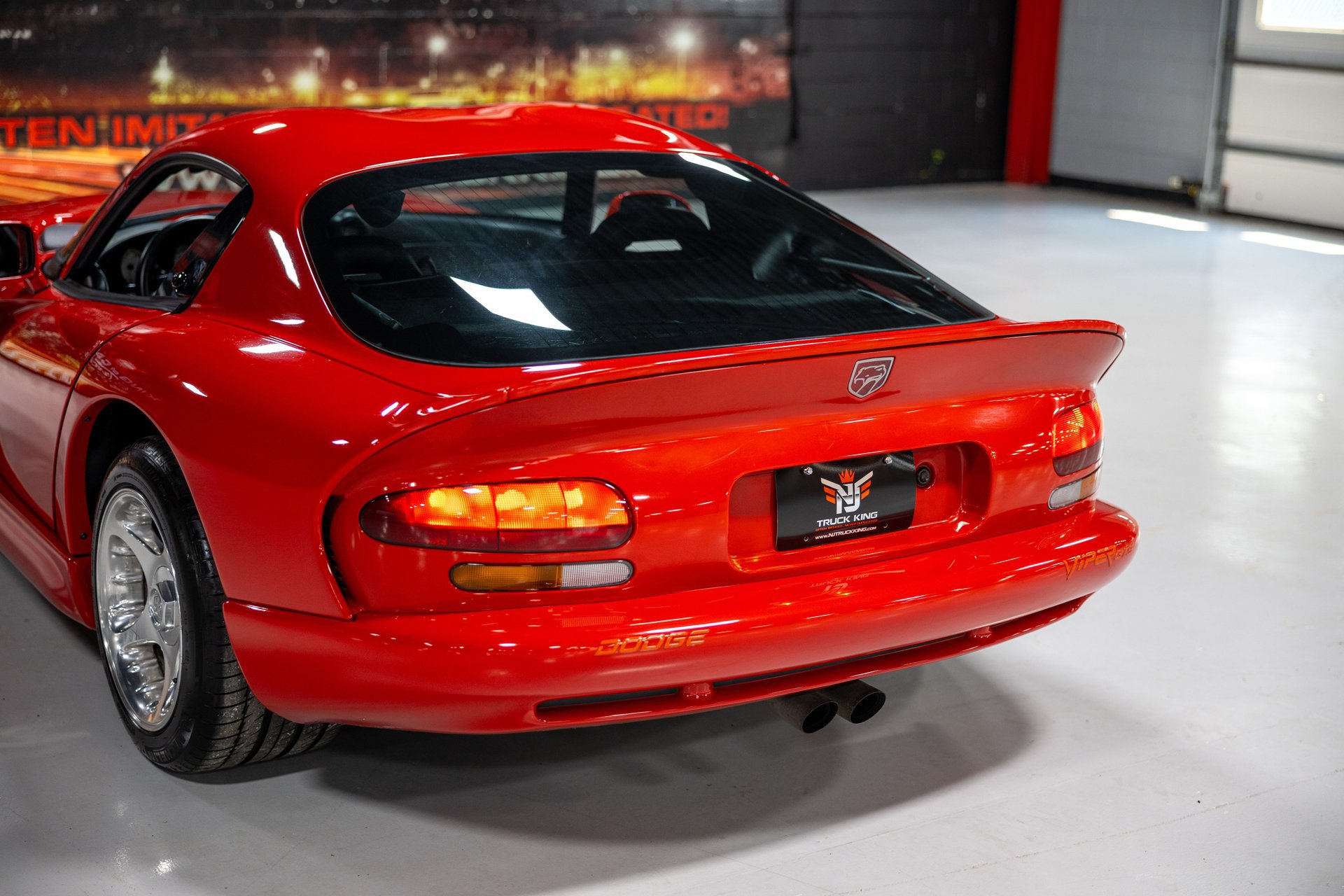 Used 1997 Dodge Viper GTS RWD image 16