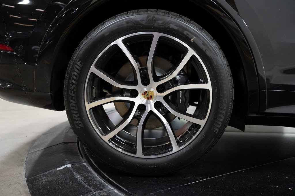 Used 2024 Porsche Cayenne image 13