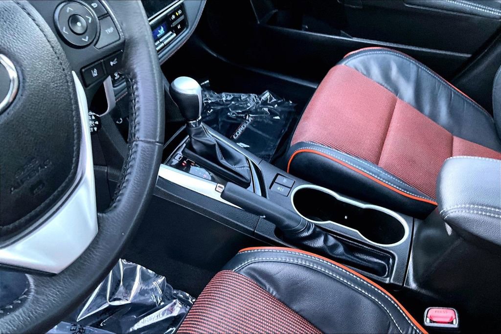 Used 2017 Toyota Corolla SE w/ Protection Package FWD image 18
