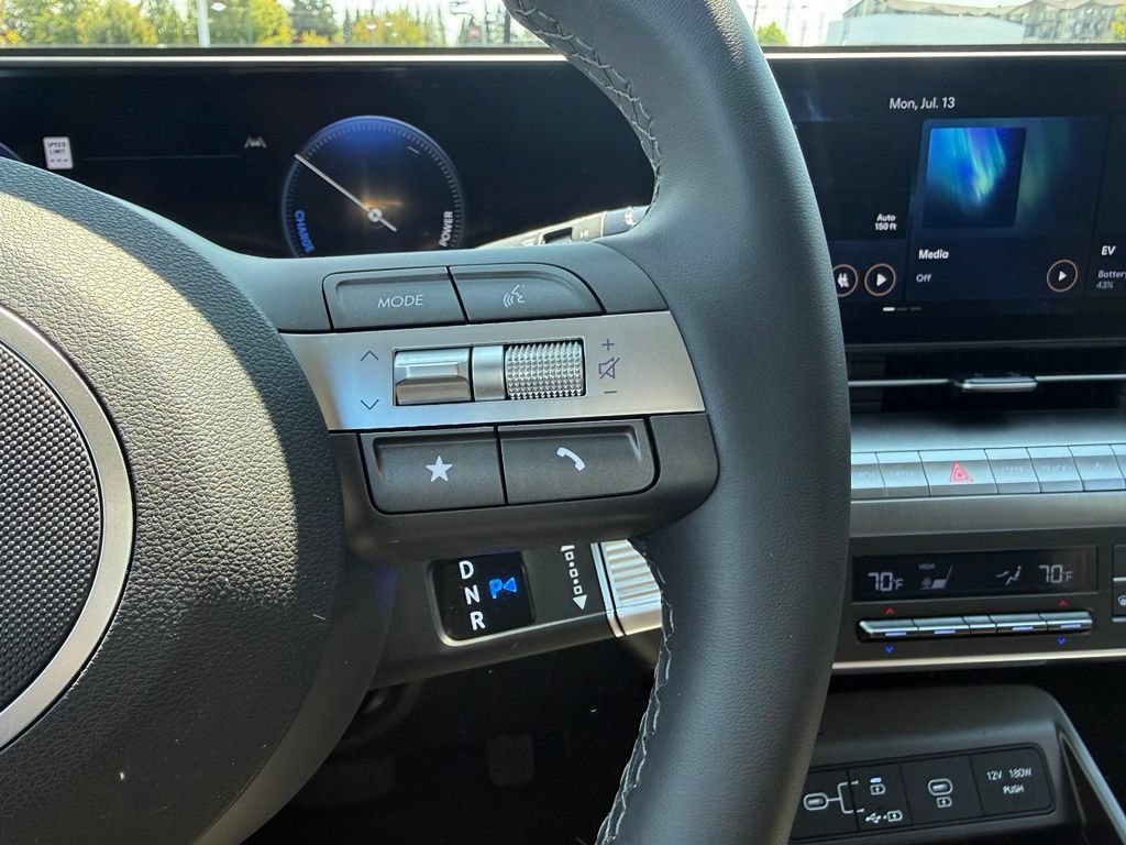 Certified 2025 Hyundai Kona SEL FWD image 24