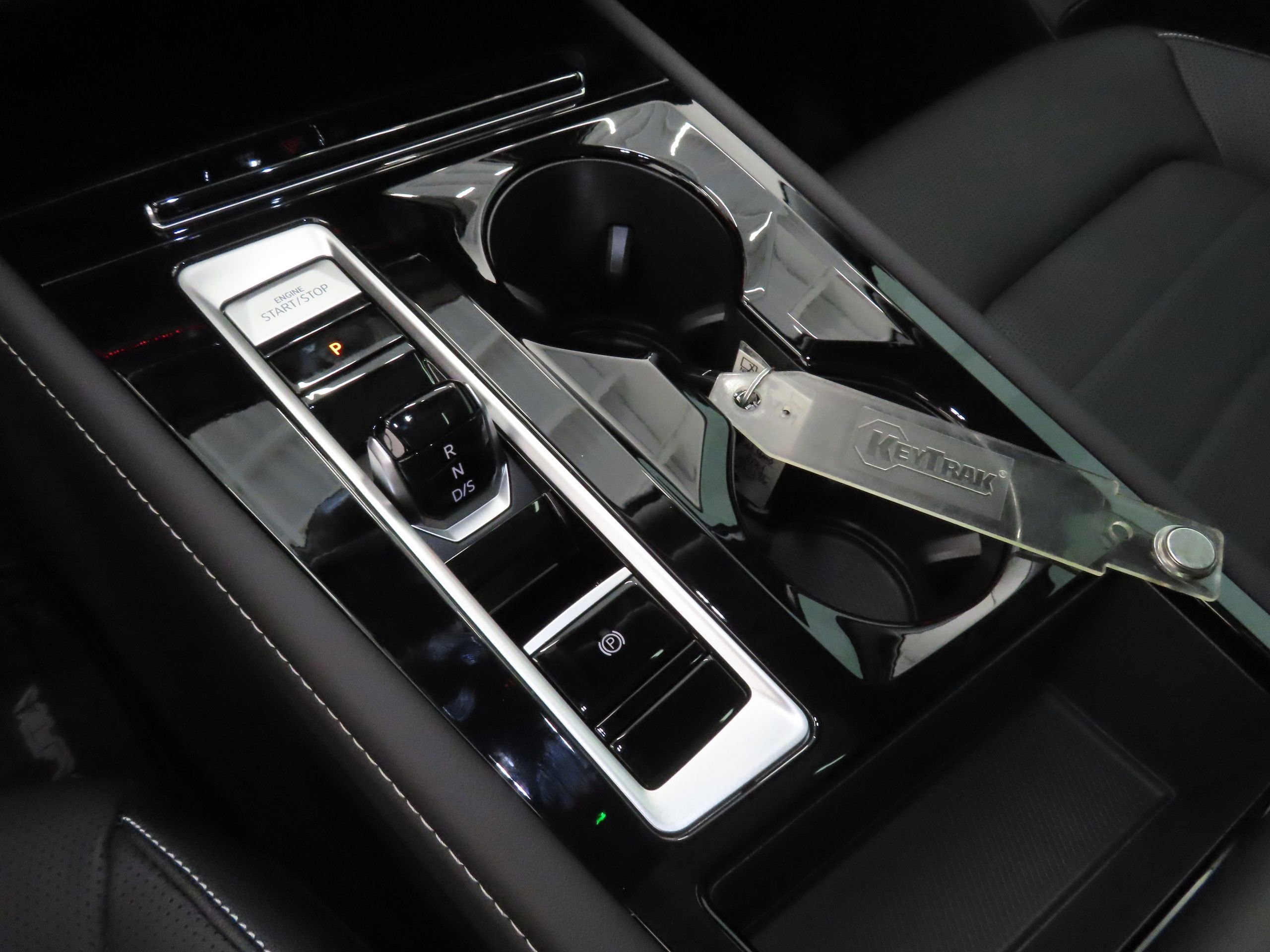 New 2025 Volkswagen Atlas SEL image 17