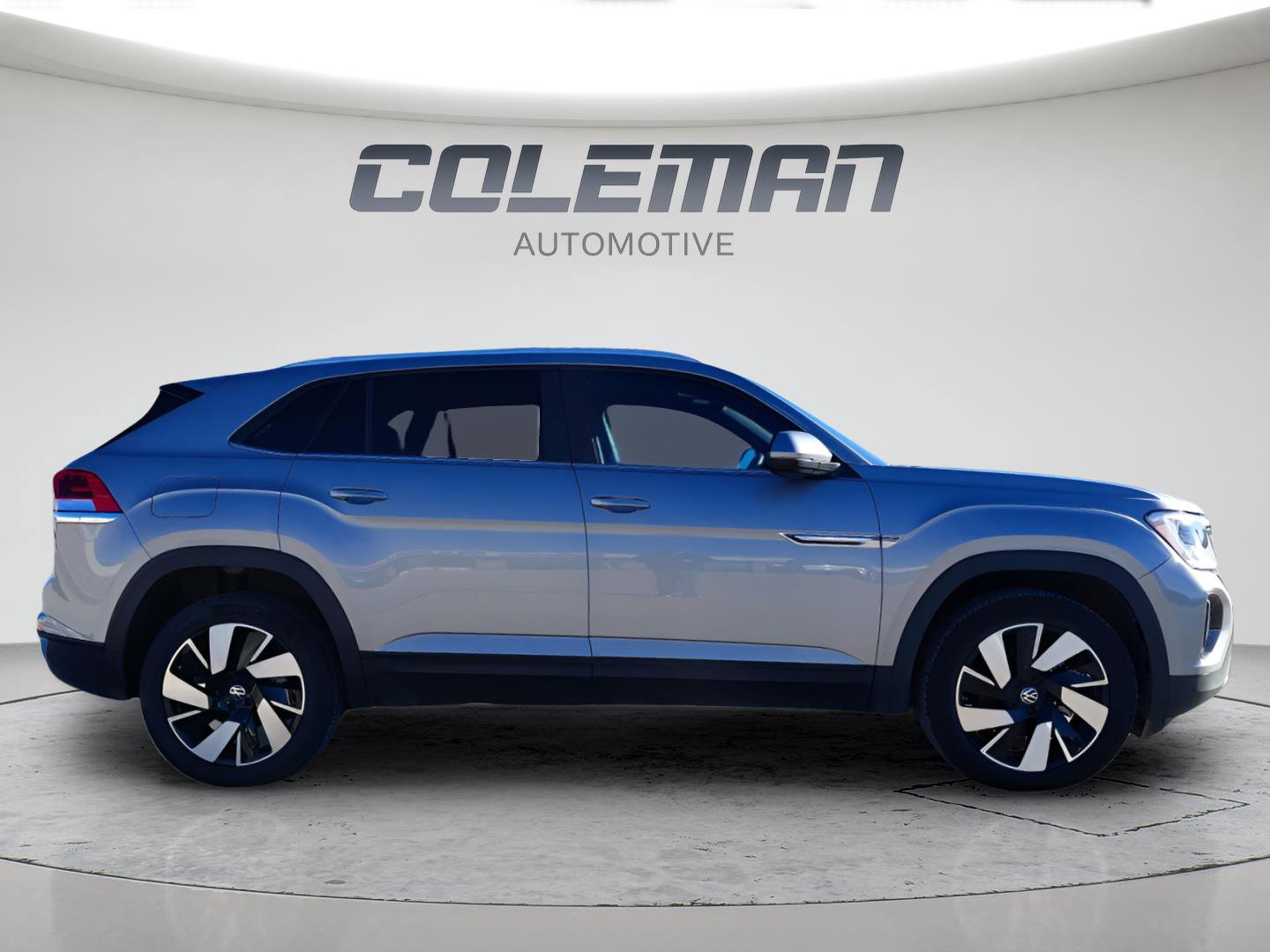 Used 2025 Volkswagen Atlas Cross Sport SE image 6