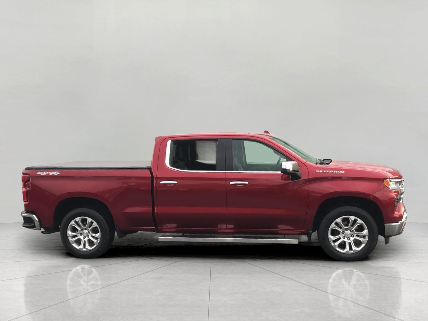 Certified 2023 Chevrolet Silverado 1500 LTZ w/ LTZ Premium Package AWD/4WD image 4