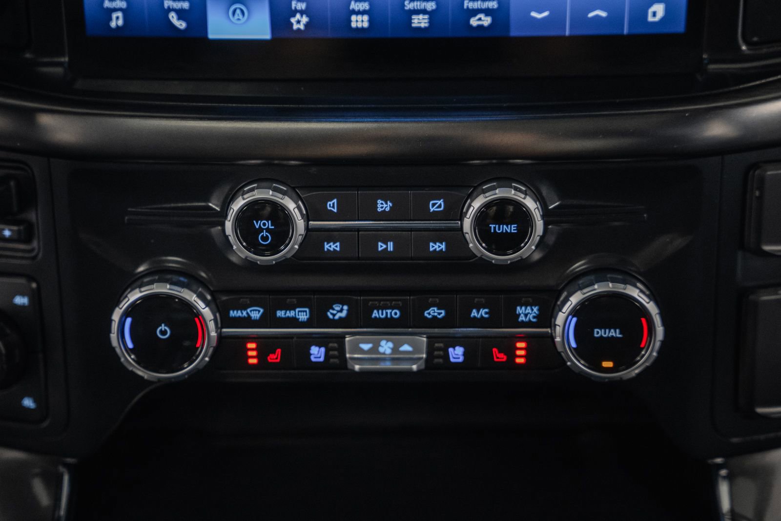 Certified 2023 Ford F150 Lariat w/ Equipment Group 502A High image 31