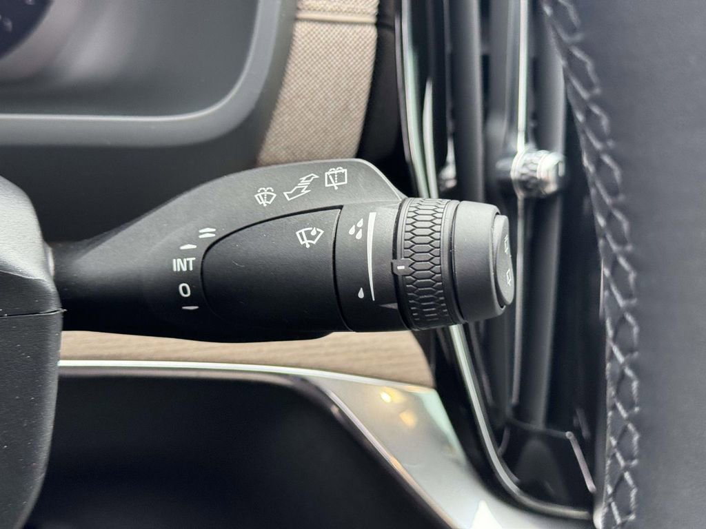 Certified 2026 Volvo XC90 B6 Plus w/ Protection Package image 22