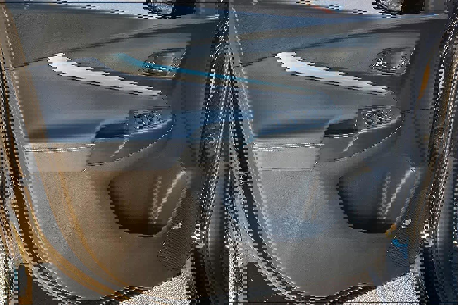 Used 2022 Chevrolet Bolt EUV Premier w/ Sun & Sound Package image 22