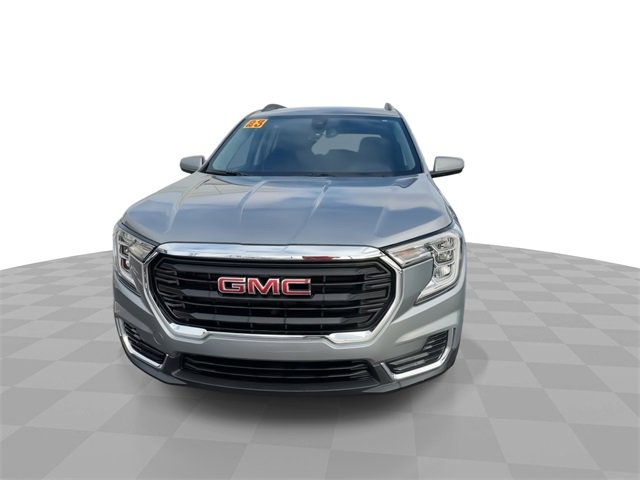 Certified 2023 GMC Terrain SLE w/ Driver Convenience Package image 3