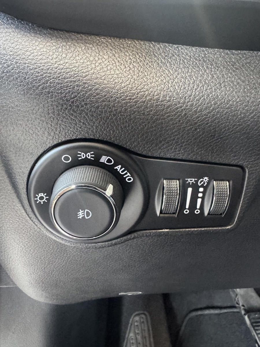 Used 2024 Jeep Compass Limited AWD/4WD image 13