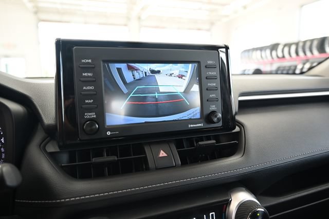 Used 2022 Toyota RAV4 XLE AWD/4WD image 17