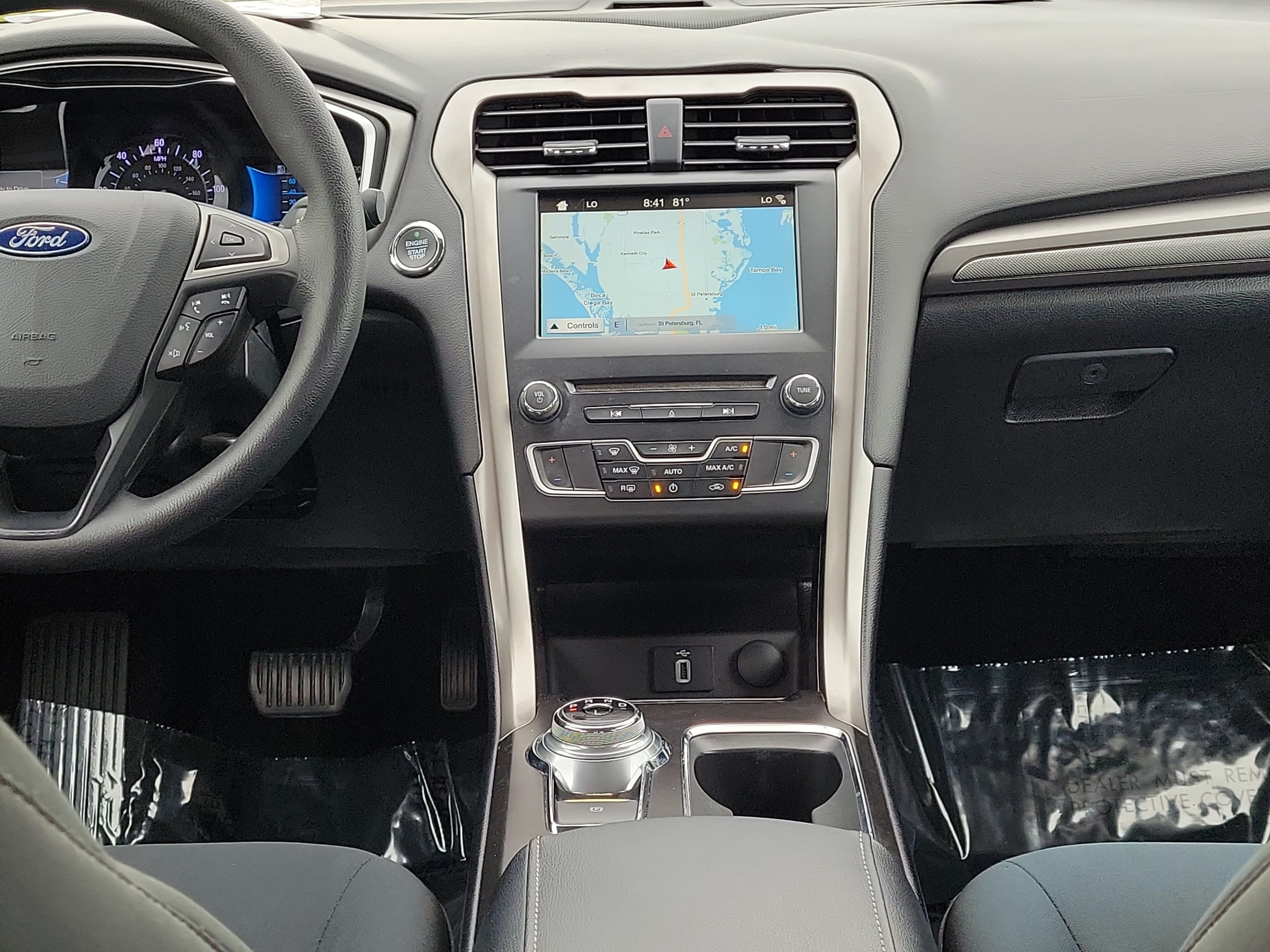 Used 2018 Ford Fusion SE FWD image 16