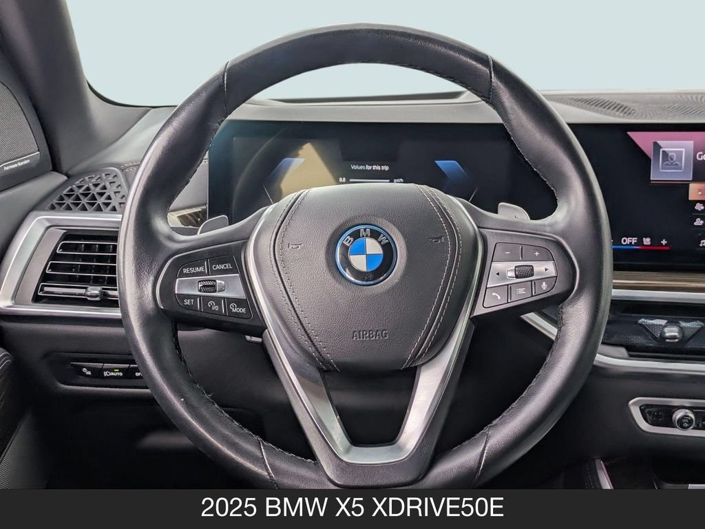 Used 2025 BMW X5 xDrive50e AWD/4WD image 12