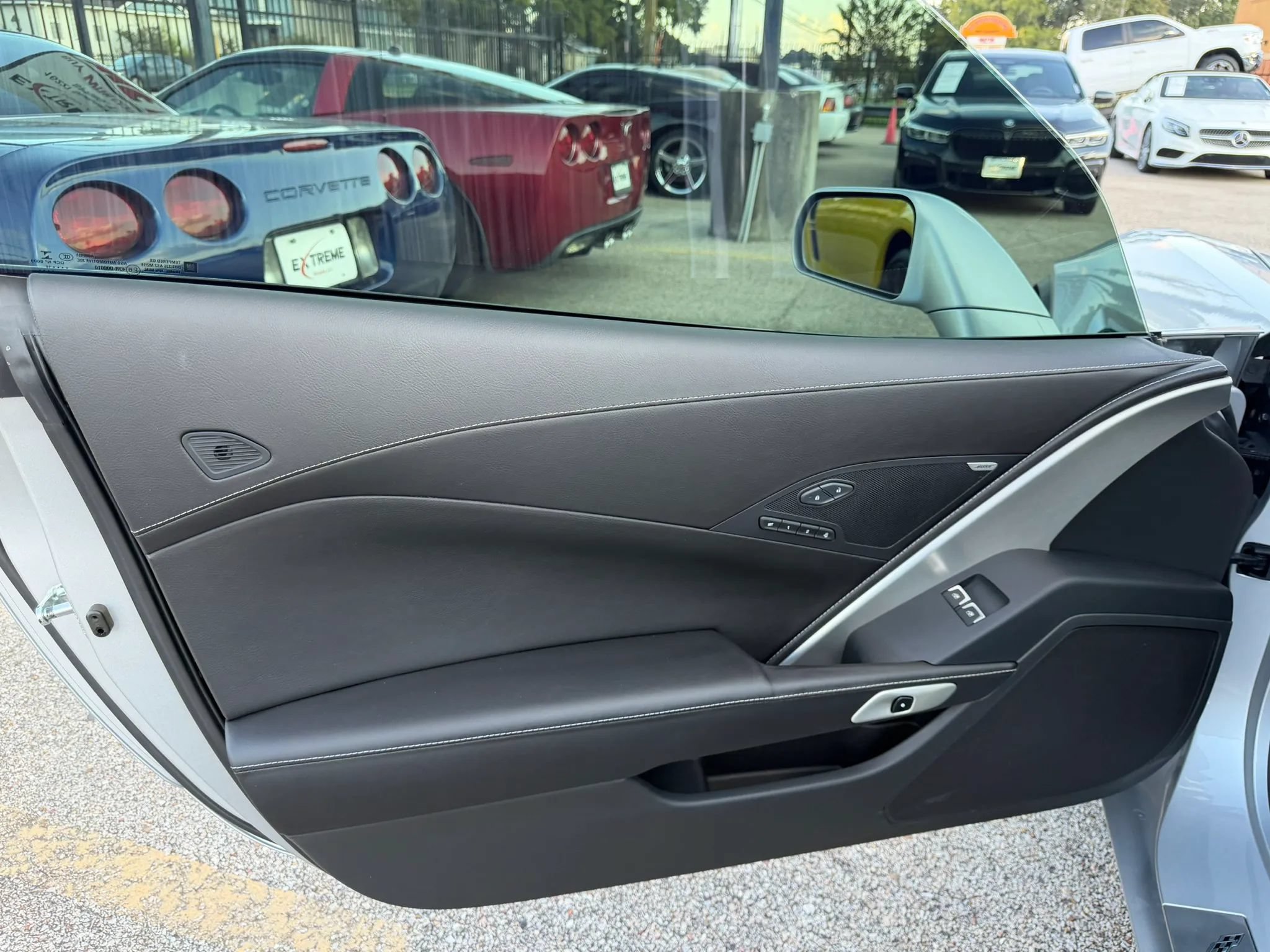 Used 2016 Chevrolet Corvette Z06 w/ 2LZ Preferred Equipment Group RWD image 16