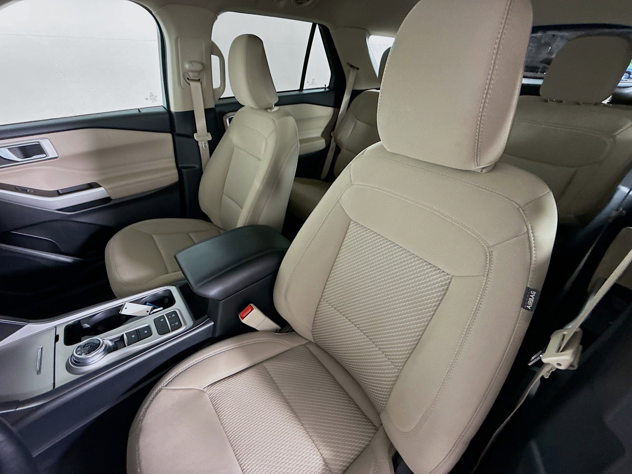 Used 2022 Ford Explorer XLT image 25