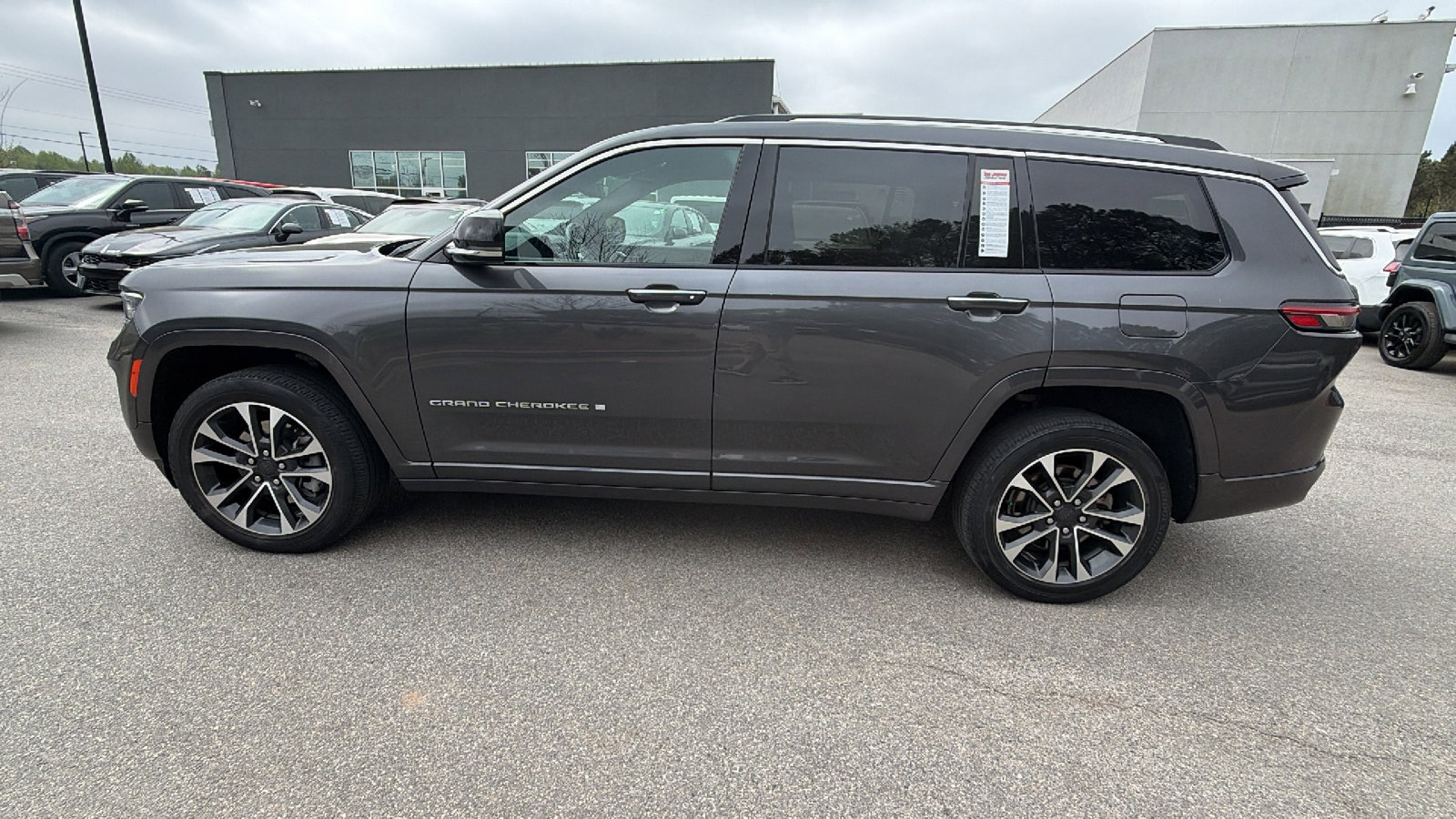 Used 2021 Jeep Grand Cherokee L Overland image 11