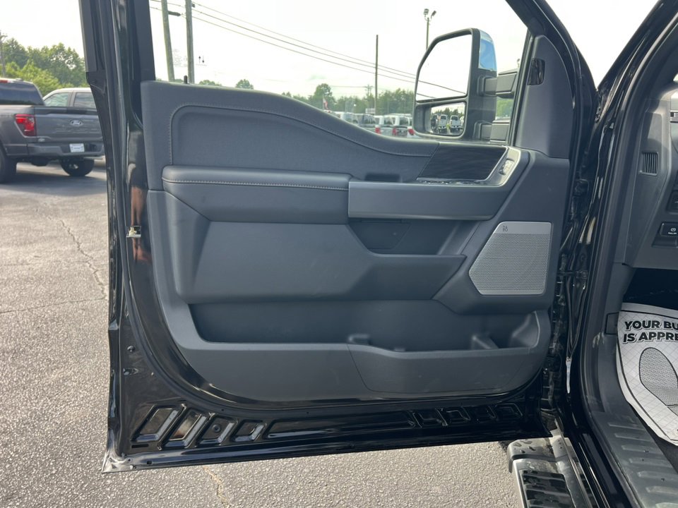 New 2025 Ford F150 Lariat w/ Equipment Group 501A Mid image 17