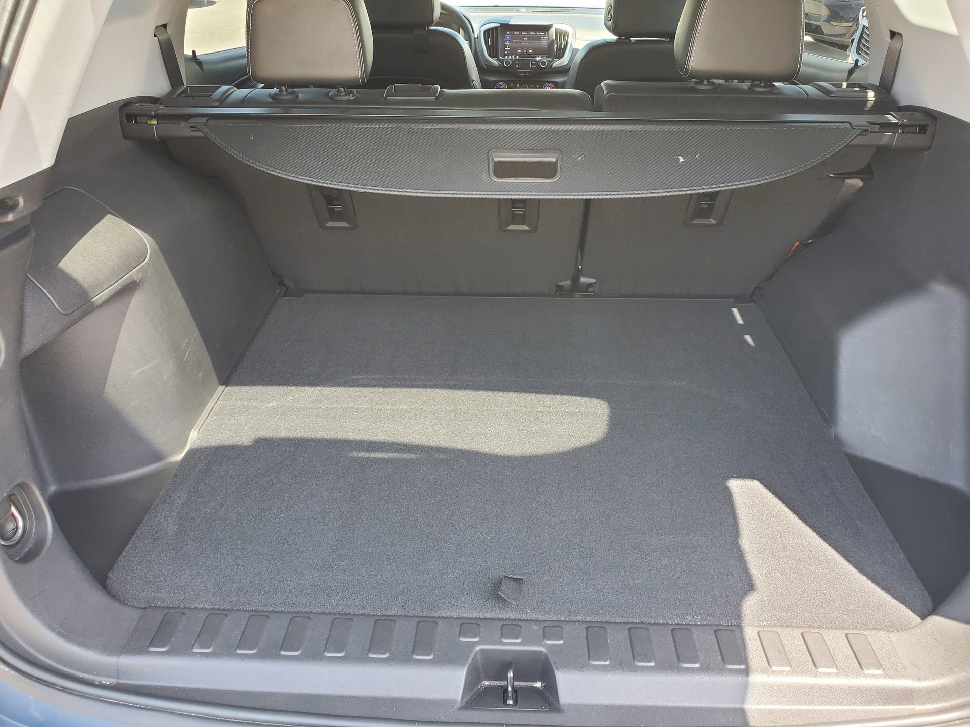 Used 2024 GMC Terrain SLT w/ LPO, Floor Liner Package AWD/4WD image 9