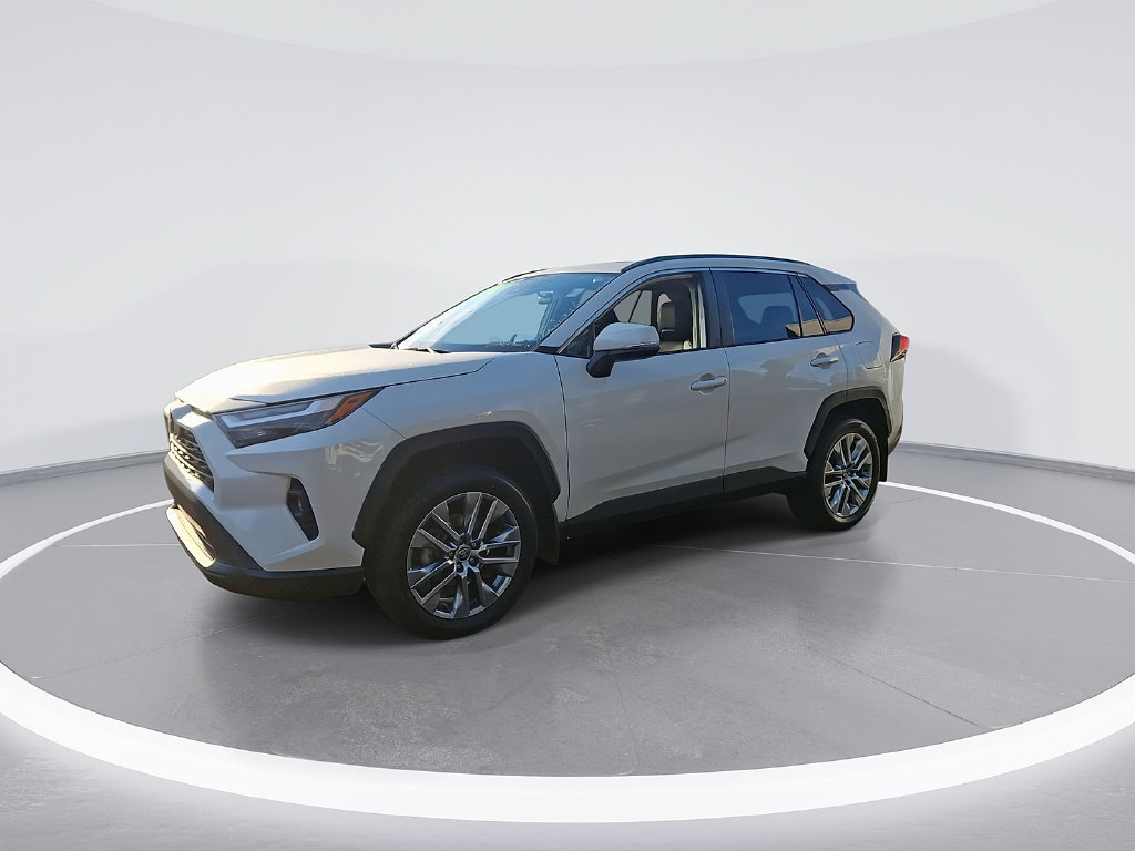Certified 2022 Toyota RAV4 XLE Premium AWD/4WD image 5