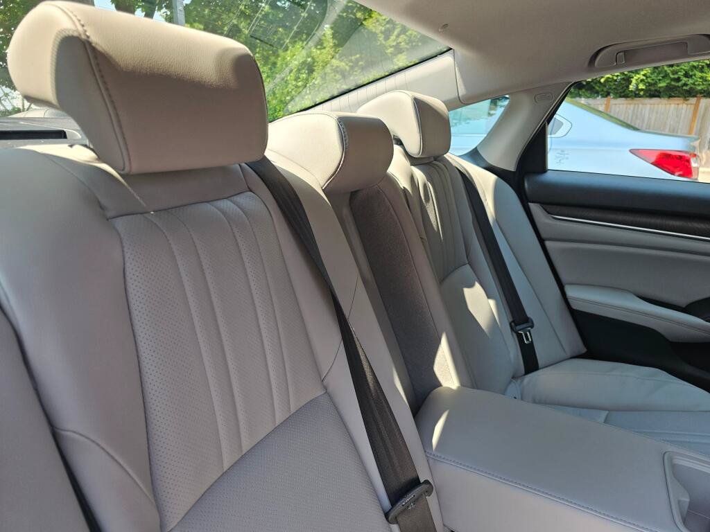 Certified 2018 Honda Accord Touring image 13