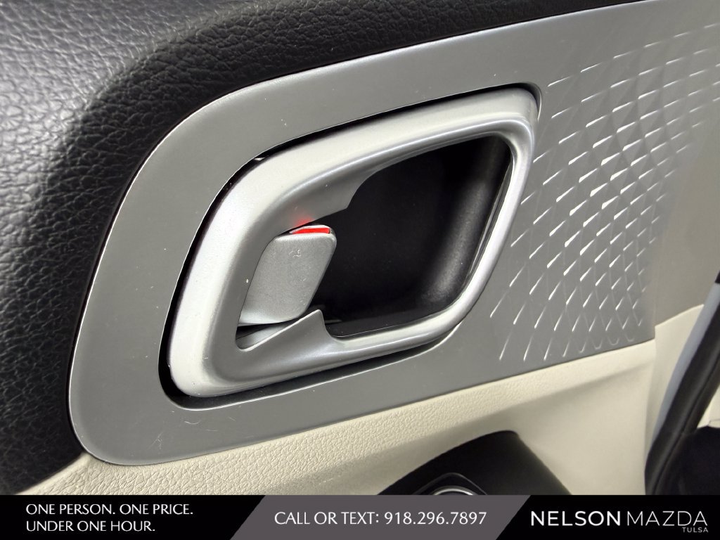 Used 2020 Kia Soul LX FWD image 18